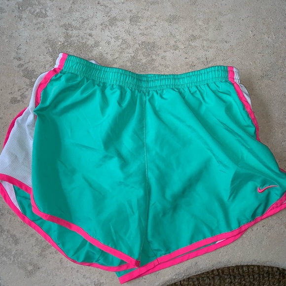 Nike Shorts - Picture 2 of 3